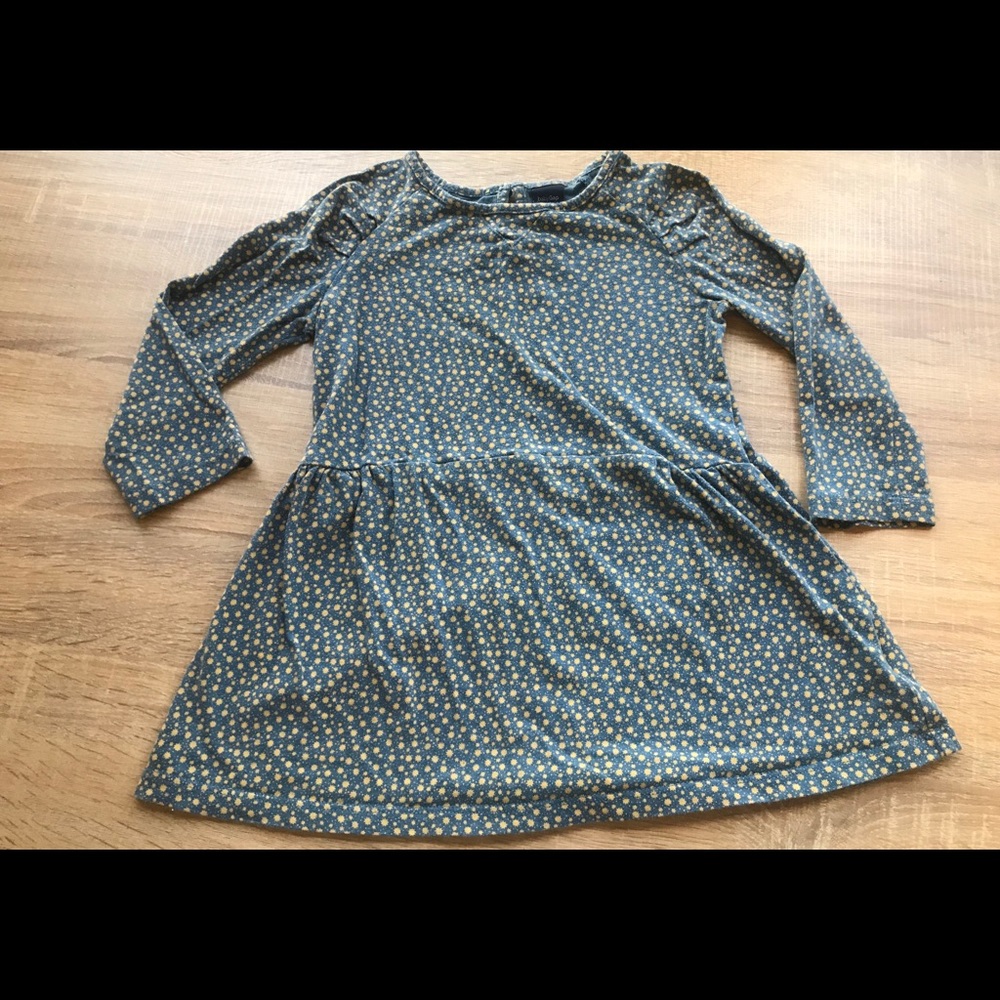 Cute blue dress with yellow flowers!